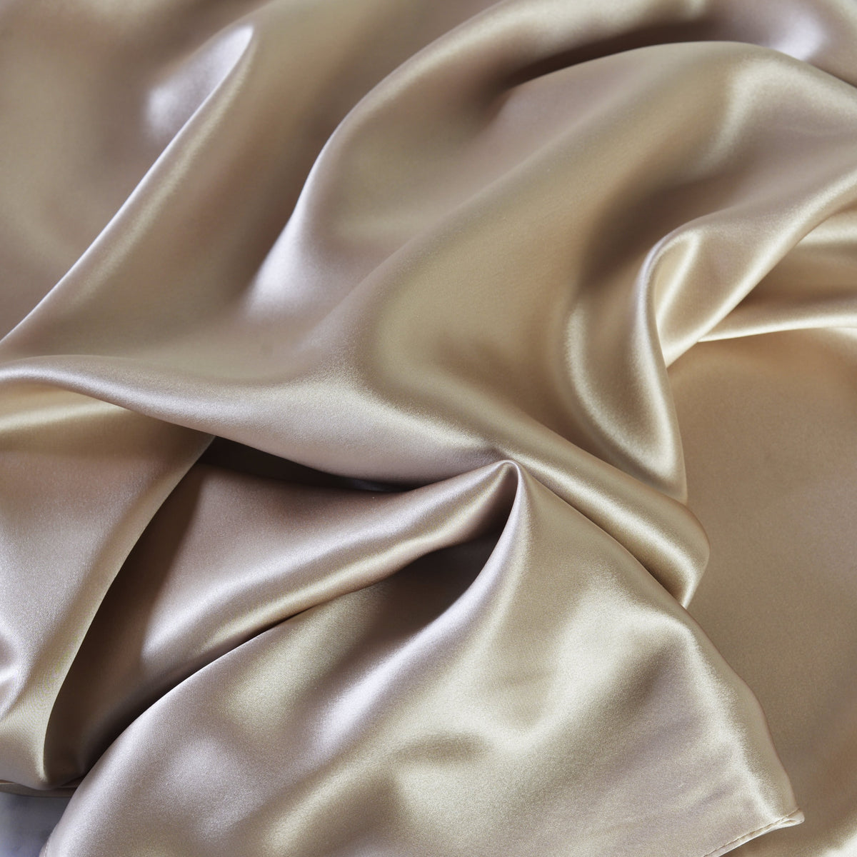 Quelle est la différence entre la soie et le satin ? Offtopic
