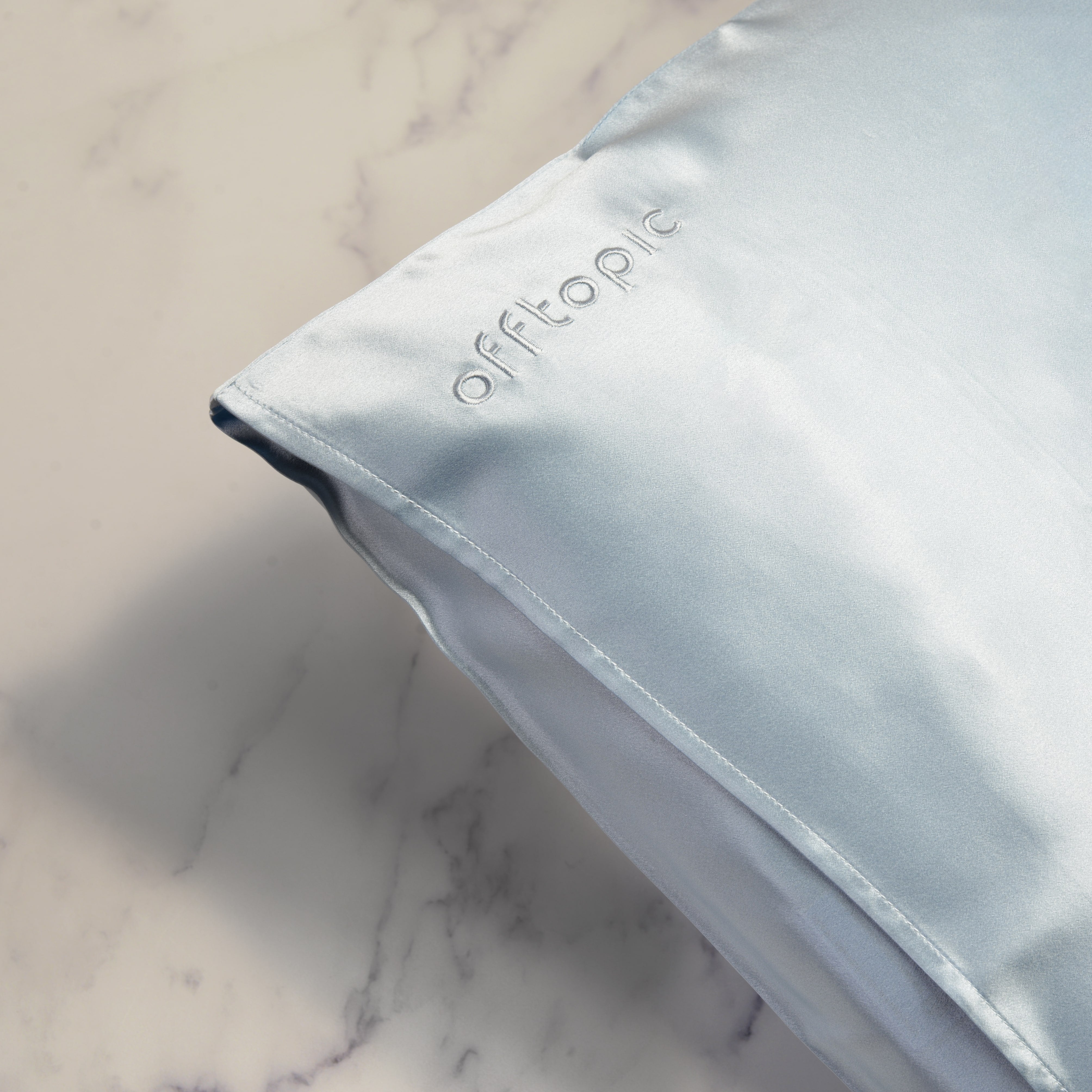 dettaglio federa di seta offtopic