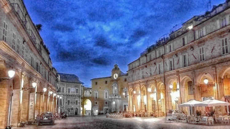 Parrucchieri per capelli ricci Fermo